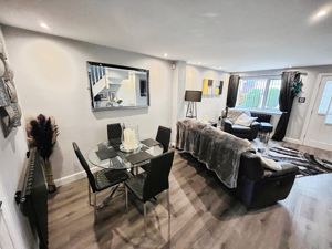 Lounge Diner- click for photo gallery